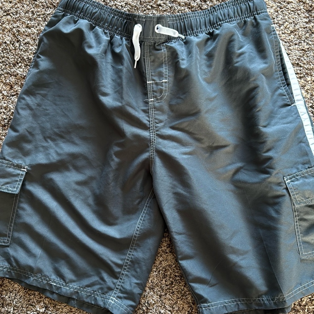 Men’s xl swim trunks, never worn (did not fit husband).  smoke feee home